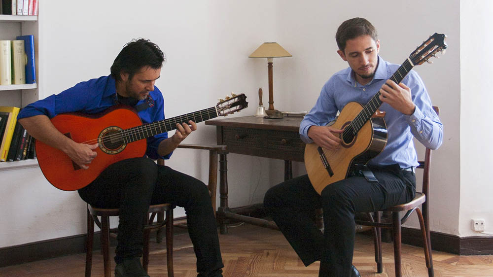 A dos guitarras. Fernando de la Rua y Pablo Romero Luis